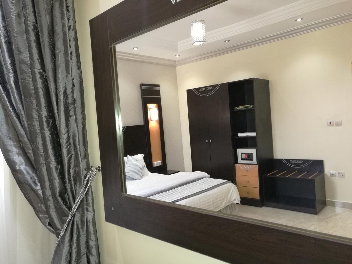 Al Ezzah Palace Hotel Suites Jeddah Luaran gambar